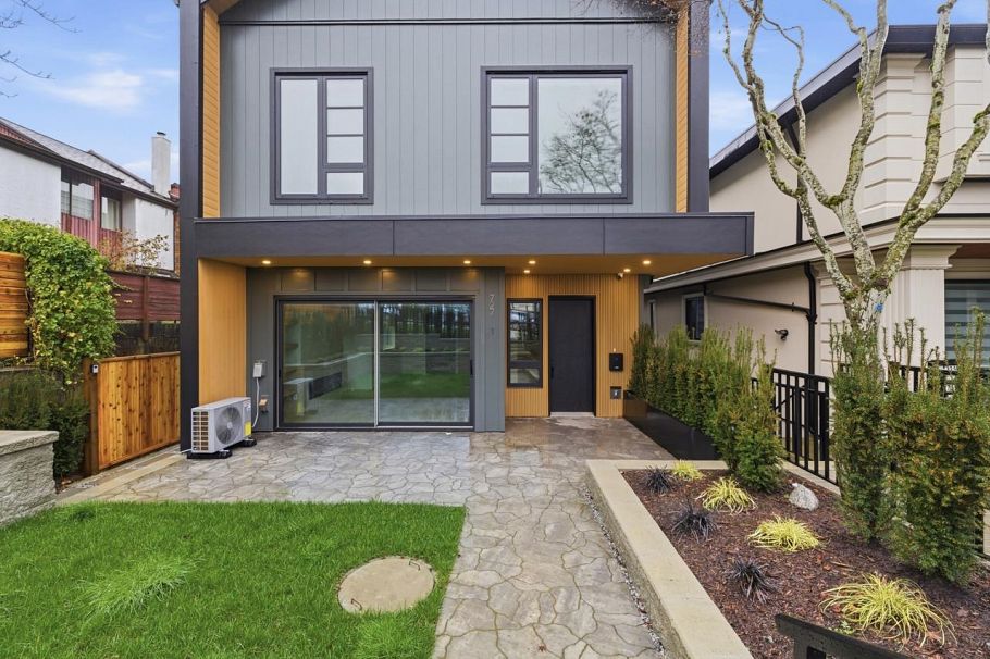 1 727 E 31st Avenue Vancouver, BC - 2