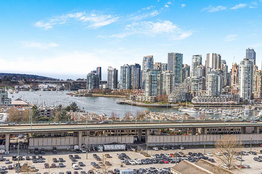 296 W 1st Avenue Vancouver, BC - 30