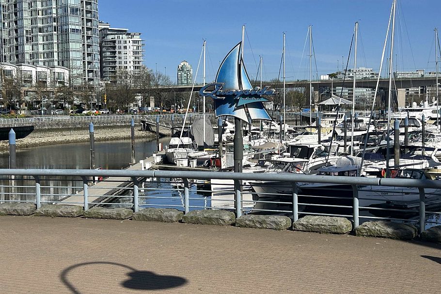 1901 1201 Marinaside Crescent Vancouver, BC - 10