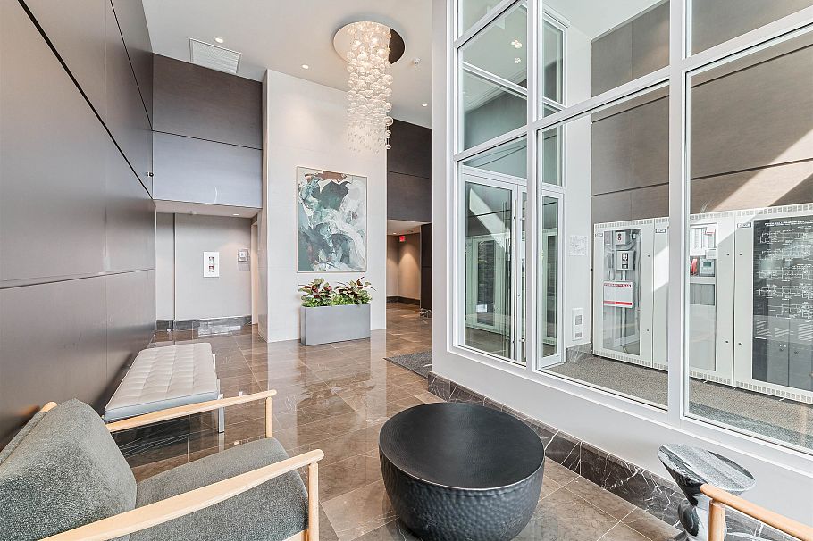 100 1561 W 57th Avenue Vancouver, BC - 18