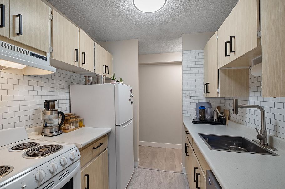 1205 2012 Fullerton Avenue North Vancouver, BC - 11