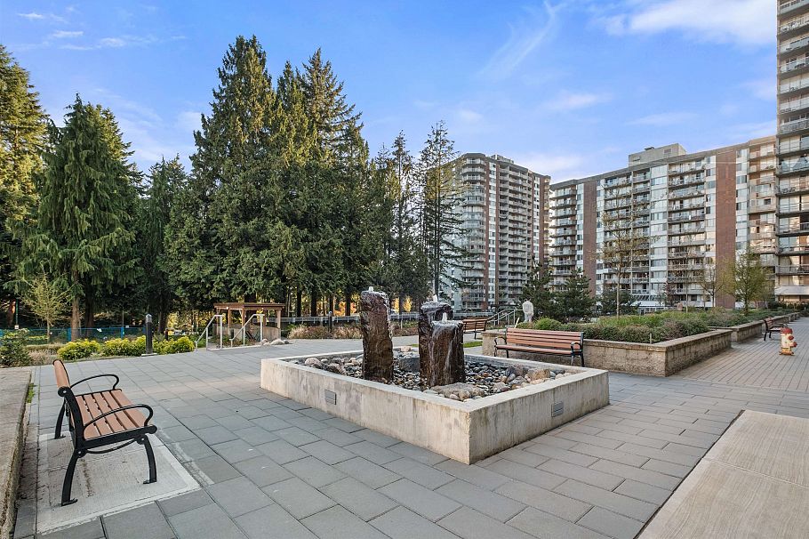 1205 2012 Fullerton Avenue North Vancouver, BC - 2