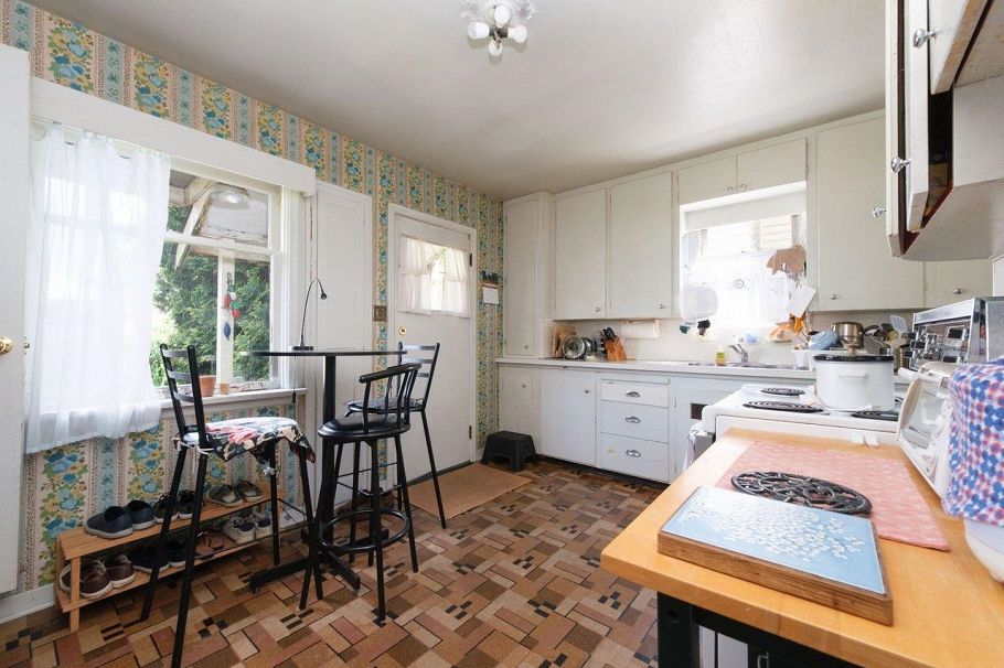 8510 Montcalm Street Vancouver, BC - 10