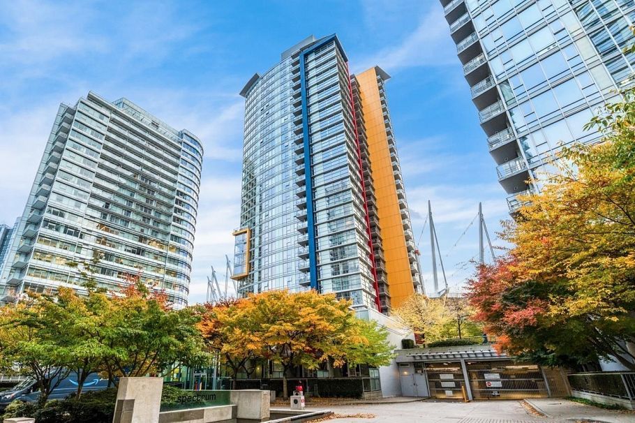 1806 111 W Georgia Street Vancouver, BC - 1