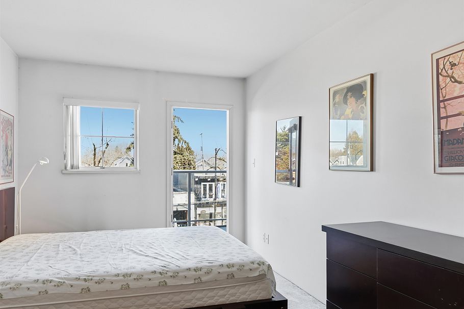 211 3250 W Broadway Vancouver, BC - 21