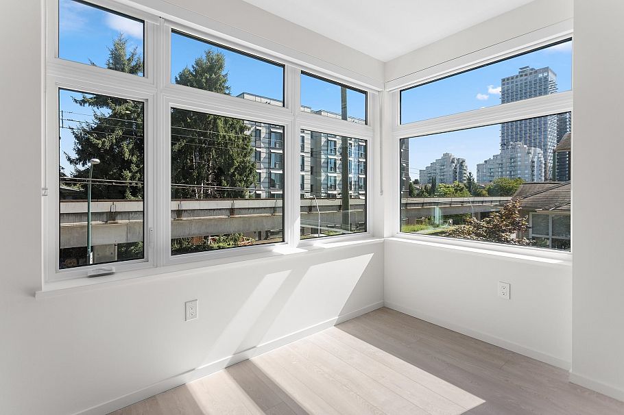 304 3264 Vanness Avenue Vancouver, BC - 11