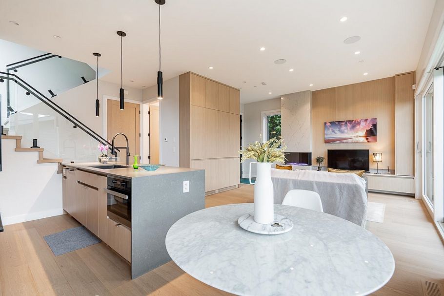 2 3674 Oxford Street Vancouver, BC - 15