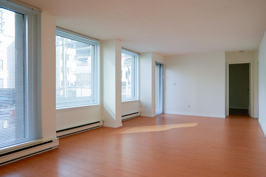 101 1845 Robson Street Vancouver, BC - 4