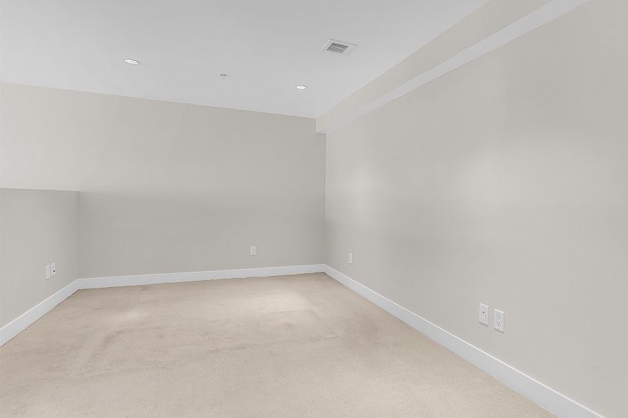 296 W 1st Avenue Vancouver, BC - 16