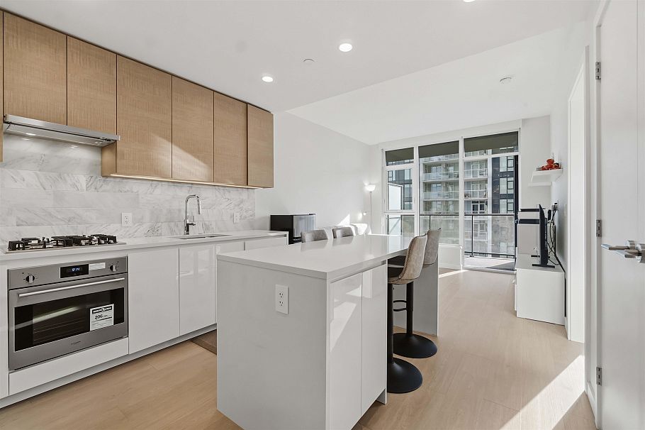 2710 2108 Gilmore Avenue Burnaby, BC - 10