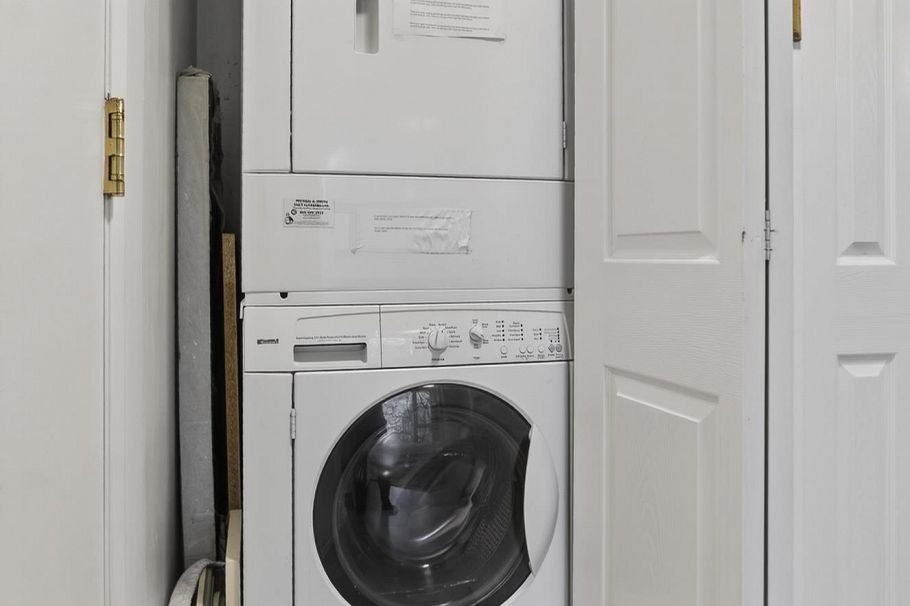 303 1388 Homer Street Vancouver, BC - 9