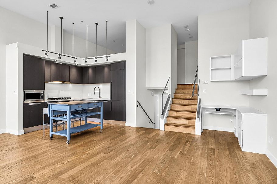 296 W 1st Avenue Vancouver, BC - 5