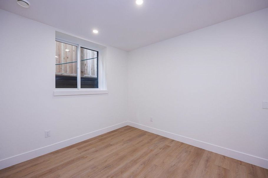 254 E 18th Street North Vancouver, BC - 38