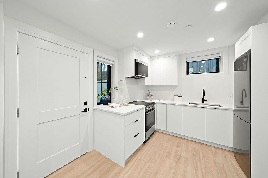 2791 W 21st Avenue Vancouver, BC - 32