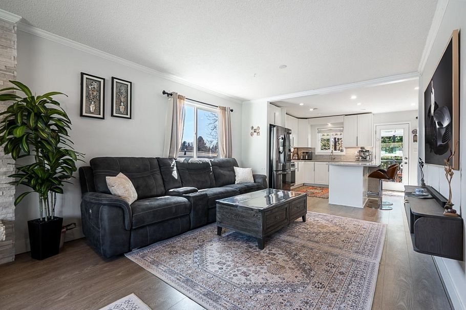 2333 Kirkstone Road North Vancouver, BC - 5