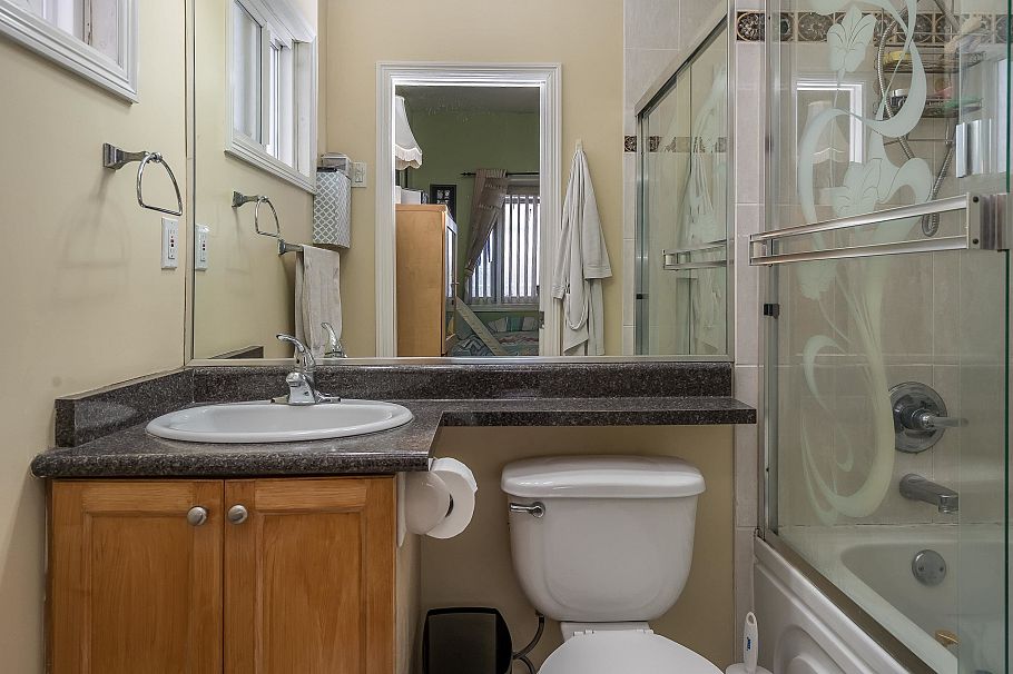 7877 Fraser Street Vancouver, BC - 19