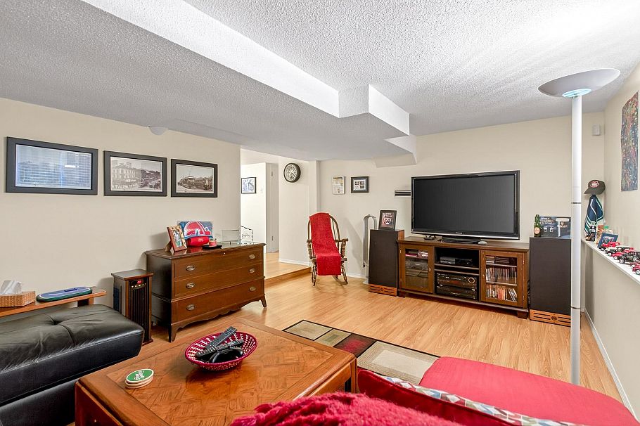 3494 Oxford Street Vancouver, BC - 31