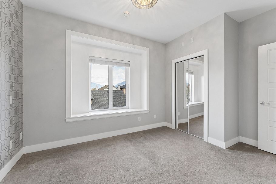 3233 Grant Street Vancouver, BC - 24