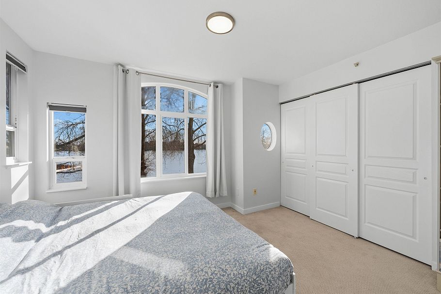 1 8581 Jellicoe Street Vancouver, BC - 28