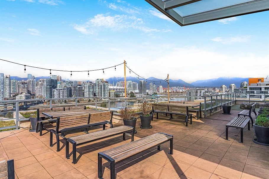 296 W 1st Avenue Vancouver, BC - 27