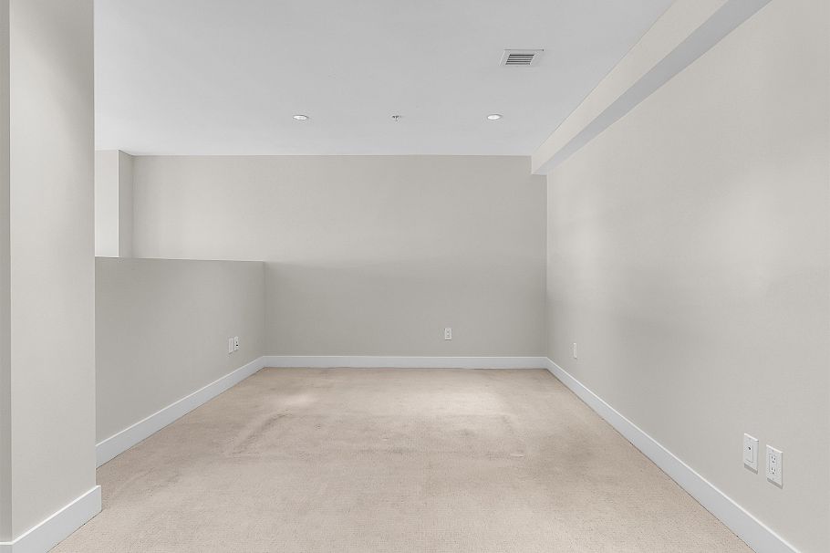 296 W 1st Avenue Vancouver, BC - 15