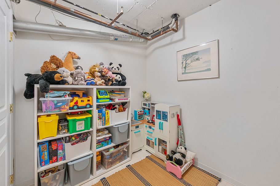 1 8581 Jellicoe Street Vancouver, BC - 33