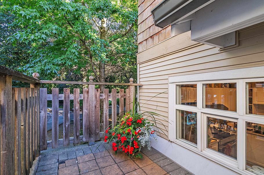 1 8581 Jellicoe Street Vancouver, BC - 7