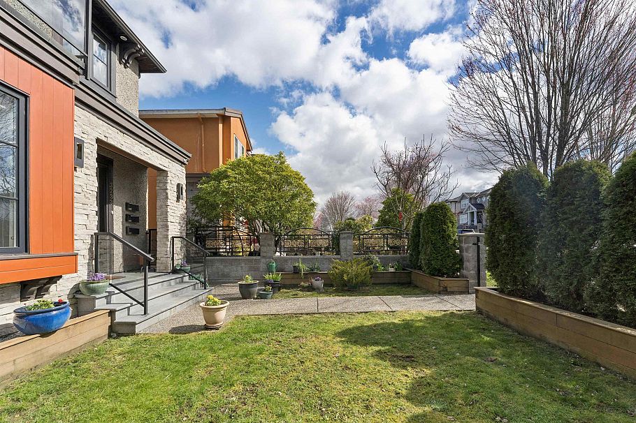 3233 Grant Street Vancouver, BC - 40