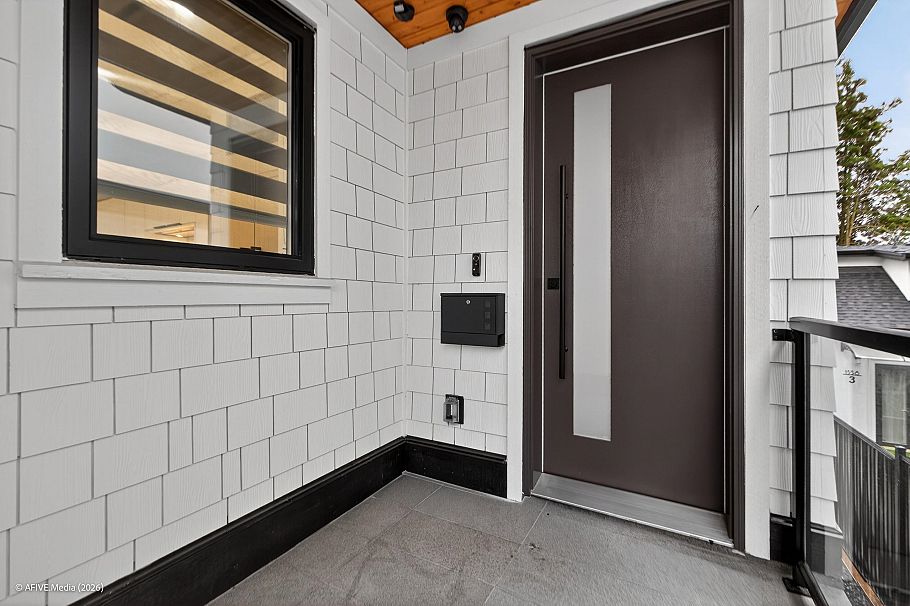 1554 W 66th Avenue Vancouver, BC - 1