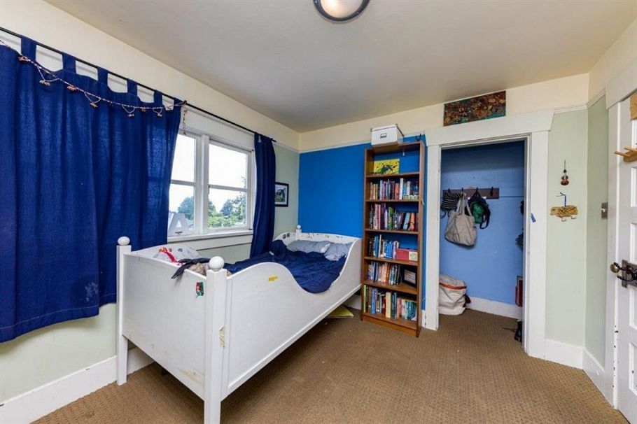 364 E 14th Street North Vancouver, BC - 21