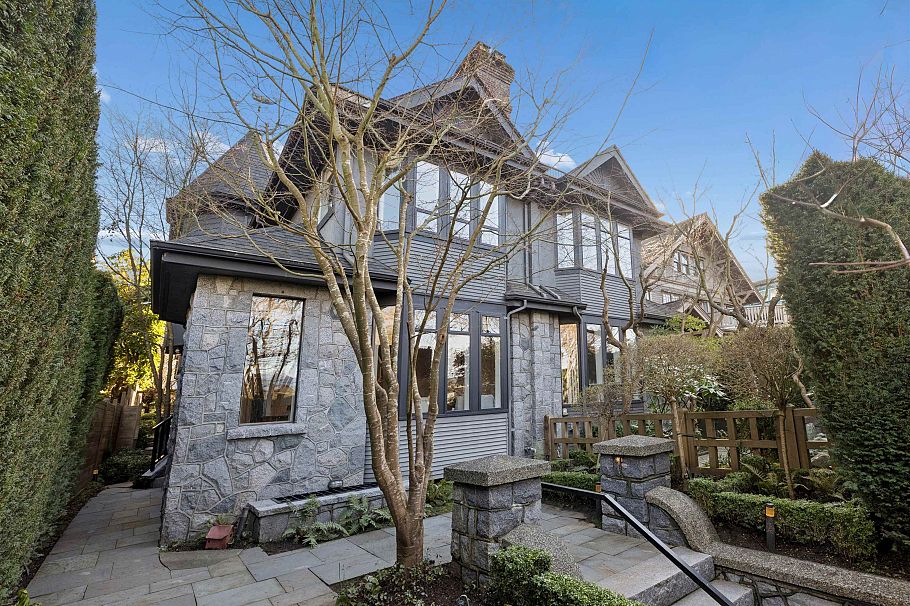 2518 Point Grey Road Vancouver, BC - 40