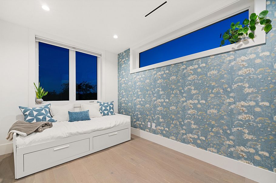 336 E Keith Road North Vancouver, BC - 15