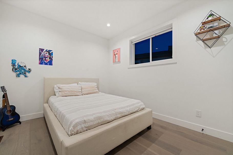 336 E Keith Road North Vancouver, BC - 23