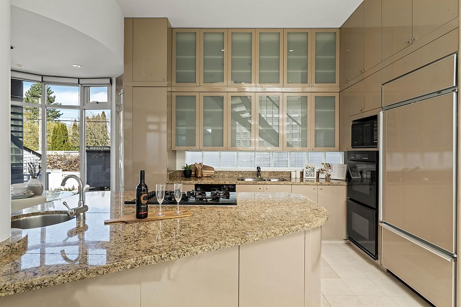 3043 Alma Street Vancouver, BC - 10