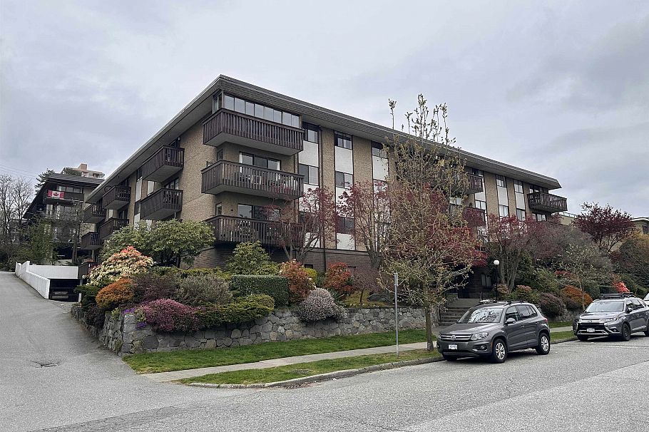 205 120 E 4th Street North Vancouver, BC - 1