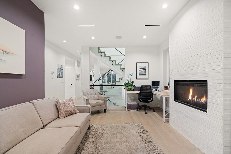 336 E Keith Road North Vancouver, BC - 13