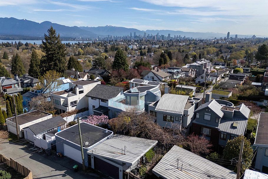 3043 Alma Street Vancouver, BC - 26