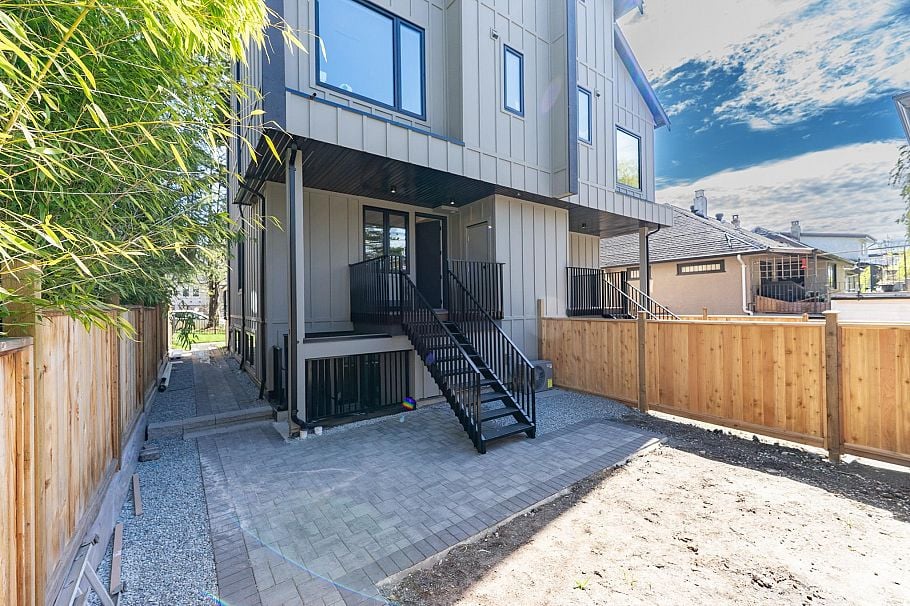 6575 Lime Street Vancouver, BC - 37