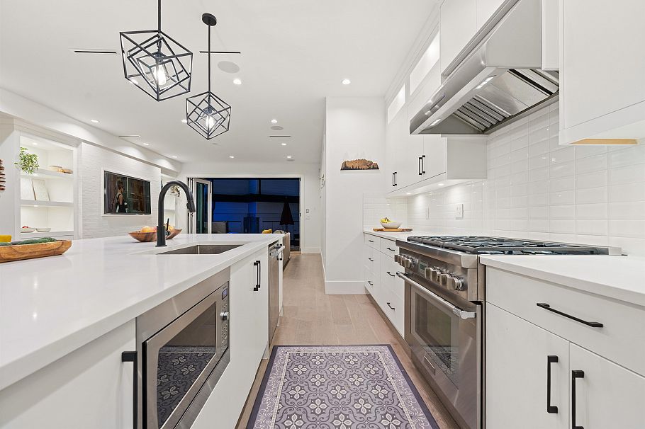 336 E Keith Road North Vancouver, BC - 4