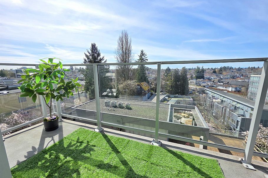 719 4818 Eldorado Mews Vancouver, BC - 1