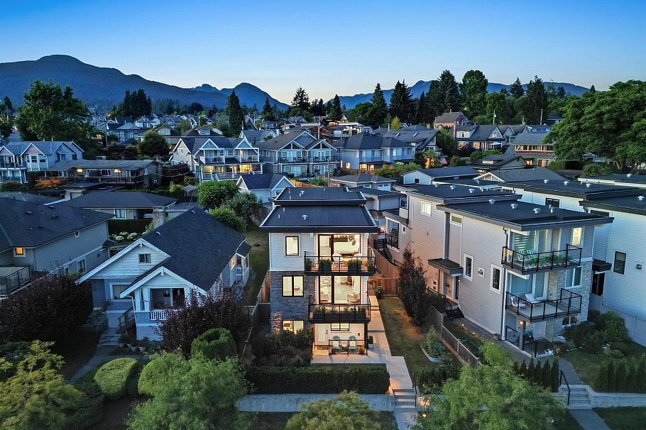 336 E Keith Road North Vancouver, BC - 39