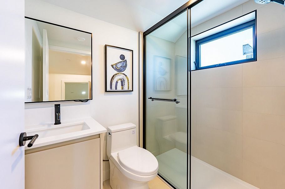 6575 Lime Street Vancouver, BC - 23