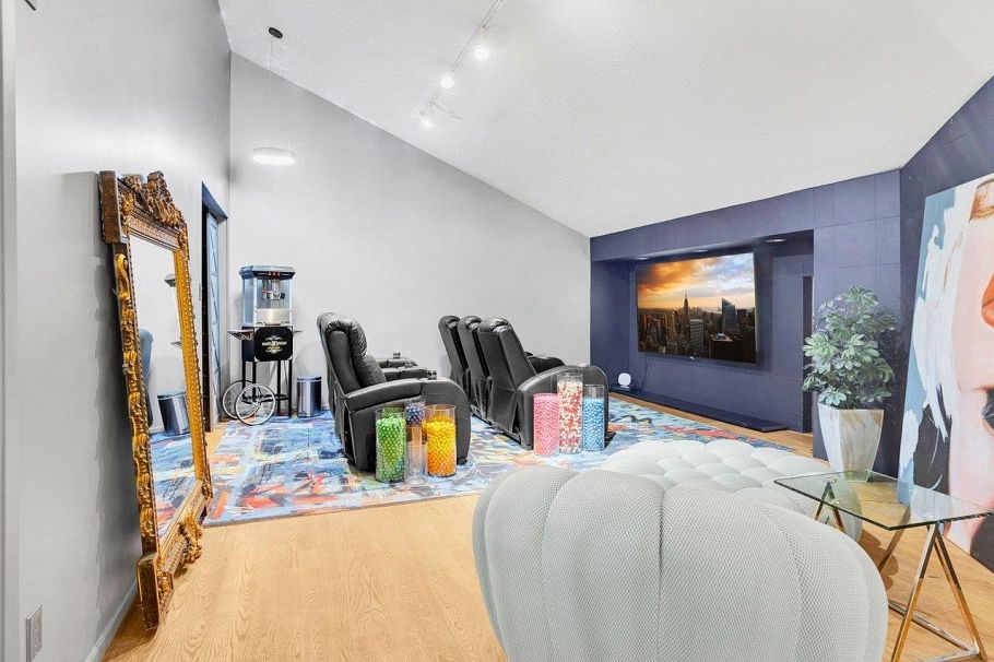 1306 33 Chesterfield Place North Vancouver, BC - 27
