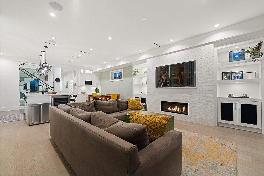 336 E Keith Road North Vancouver, BC - 9