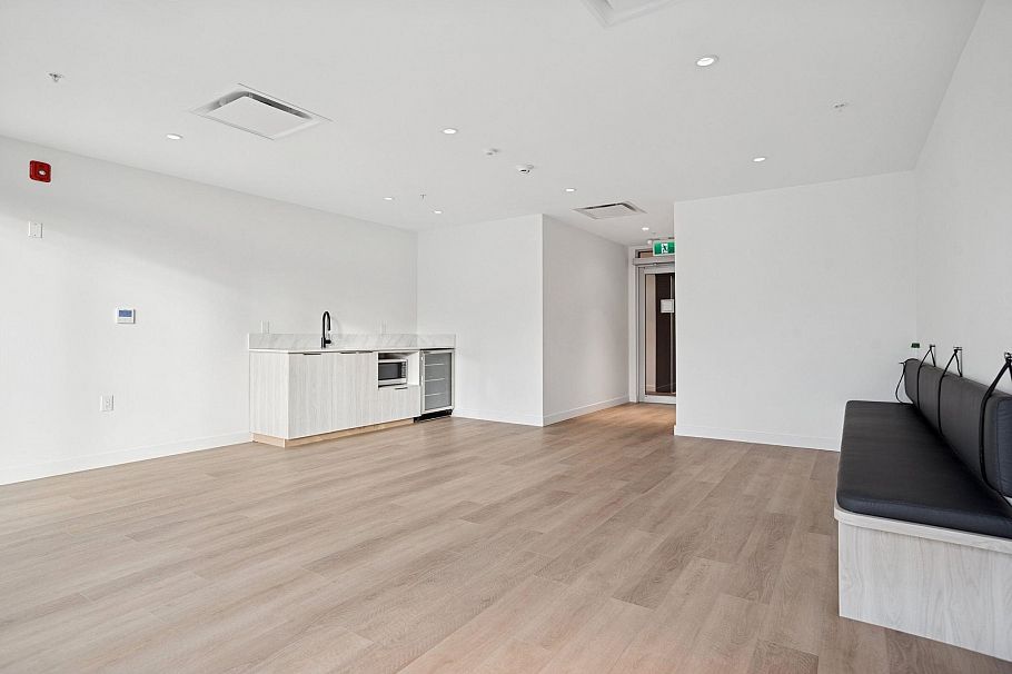 104 2268 E Broadway Street Vancouver, BC - 18