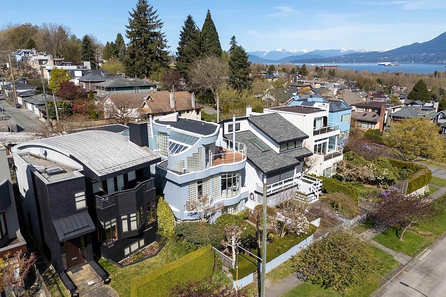 3043 Alma Street Vancouver, BC - 27