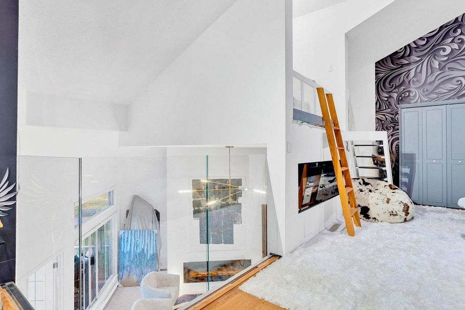 1306 33 Chesterfield Place North Vancouver, BC - 24