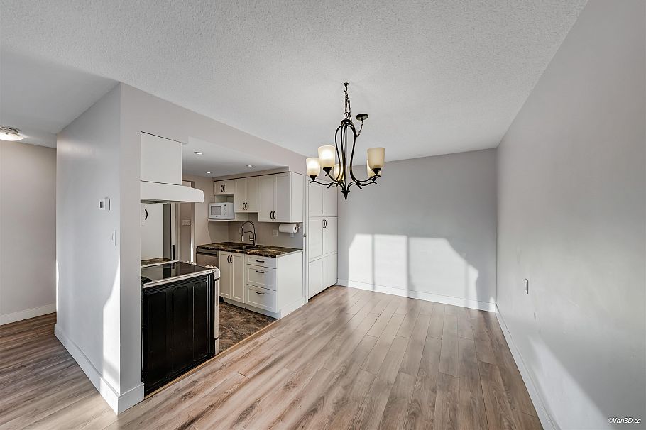 320 3080 Lonsdale Avenue North Vancouver, BC - 11
