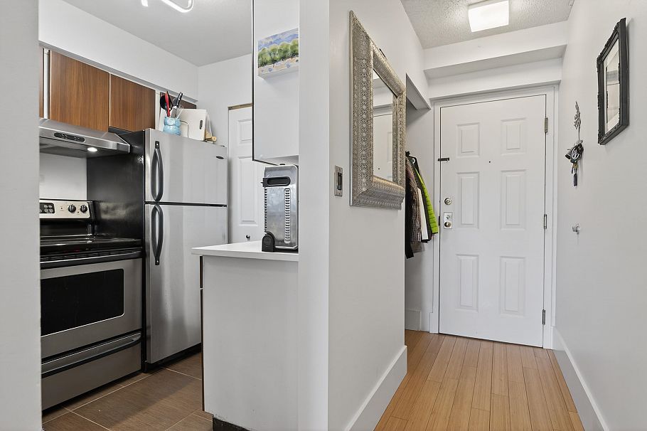 803 1833 Frances Street Vancouver, BC - 22