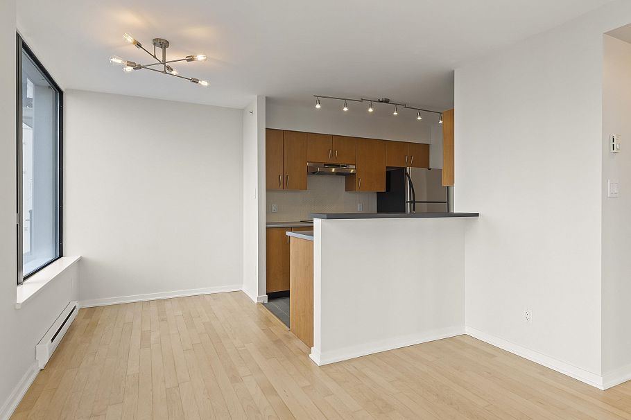 701 1295 Richards Street Vancouver, BC - 14